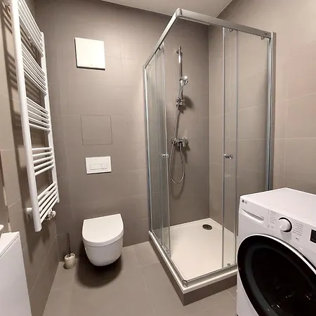 Zoku S Private Garage Parking Free Apartment *